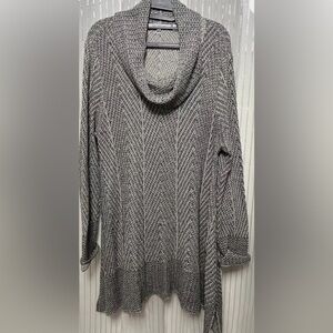 “Eight Eight Eight” (XL) Sweater Grey’s, Blacks Long-Sleeve  Hi-Neck